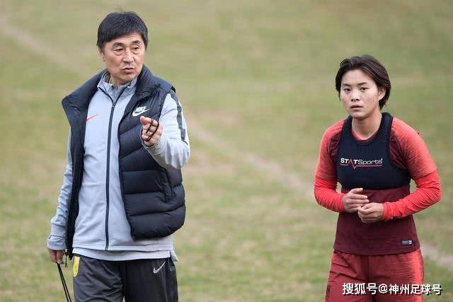巨额豪门对决：曼城客场大胜利物浦终结不败纪录
